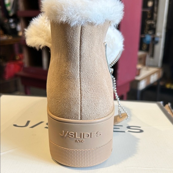 🎁🎄Final Price🎄🎁 J Slides Tan Suede Winter Boots with Faux Fur NIB - Picture 5 of 6